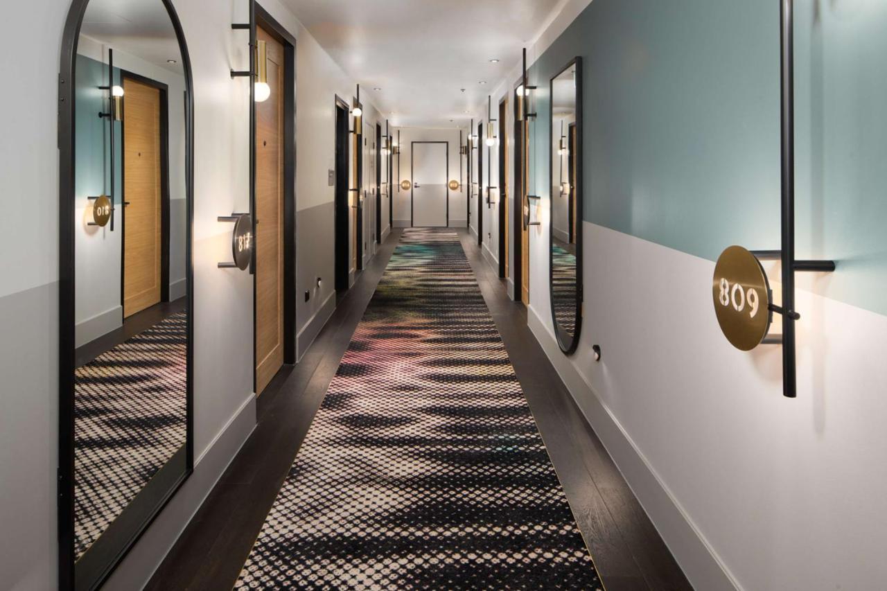 Qt Newcastle Hotel Kültér fotó A corridor at the hotel